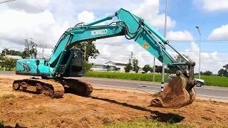 แบคโฮโกเบ ปรับเกลี่ยดิน KOBELCO SK200 EXCATOR