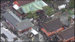 今年も多くの初詣客 京都・伏見稲荷