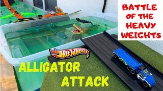 Hot Wheels fat track Alligator attack epic trucks vs limousines tournament race
