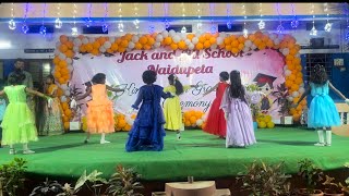 Indradhanassulo yedu rangulu song dance by 3rd class girls 🥰😍🤩