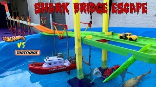 Hot Wheels shark bridge scape trap vs matchbox tournament race