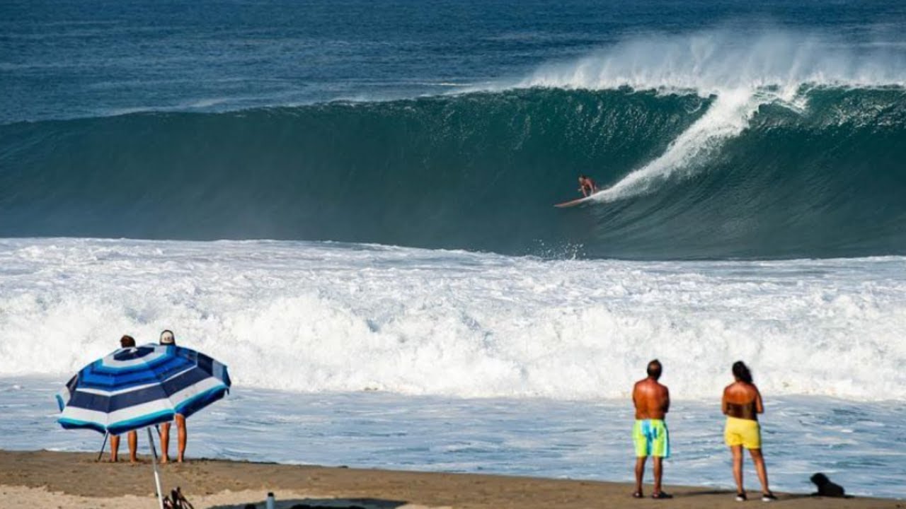 Surfing Puerto Escondido PERFECT Barrels 2021 - YouTube