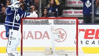 Jonathan Bernier's mistimed mistake