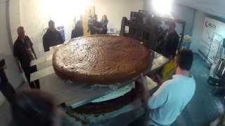 Steve Oxford | World's Largest Victoria Cake