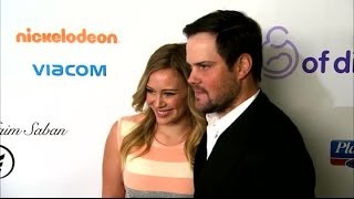 Hilary Duff Discusses 'Very Difficult' Separation From Mike Comrie | Splash News TV | Splash News TV