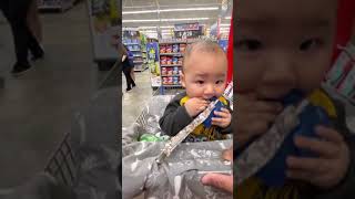 ចេស្ដា ដើរលេង Walmart