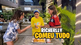 RICHERLLY COMEU TUDO ARTHUR E DUDA FICOU SEM NADA