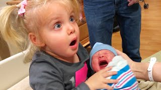 Siblings First Meeting Newborn Baby - WE LAUGH
