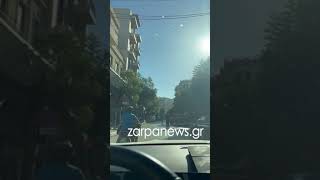 Έξαλλος πολίτης προκάλεσε αναστάτωση έξω από το Δημαρχείο Χανίων