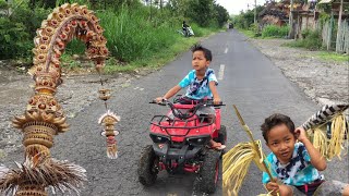 Galungan Rama Ngae Penjor