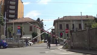 Passaggio a livello di Piazza della Chiesa - Meda (MB) / Level Crossing / Spoorwegovergang / 平交道口