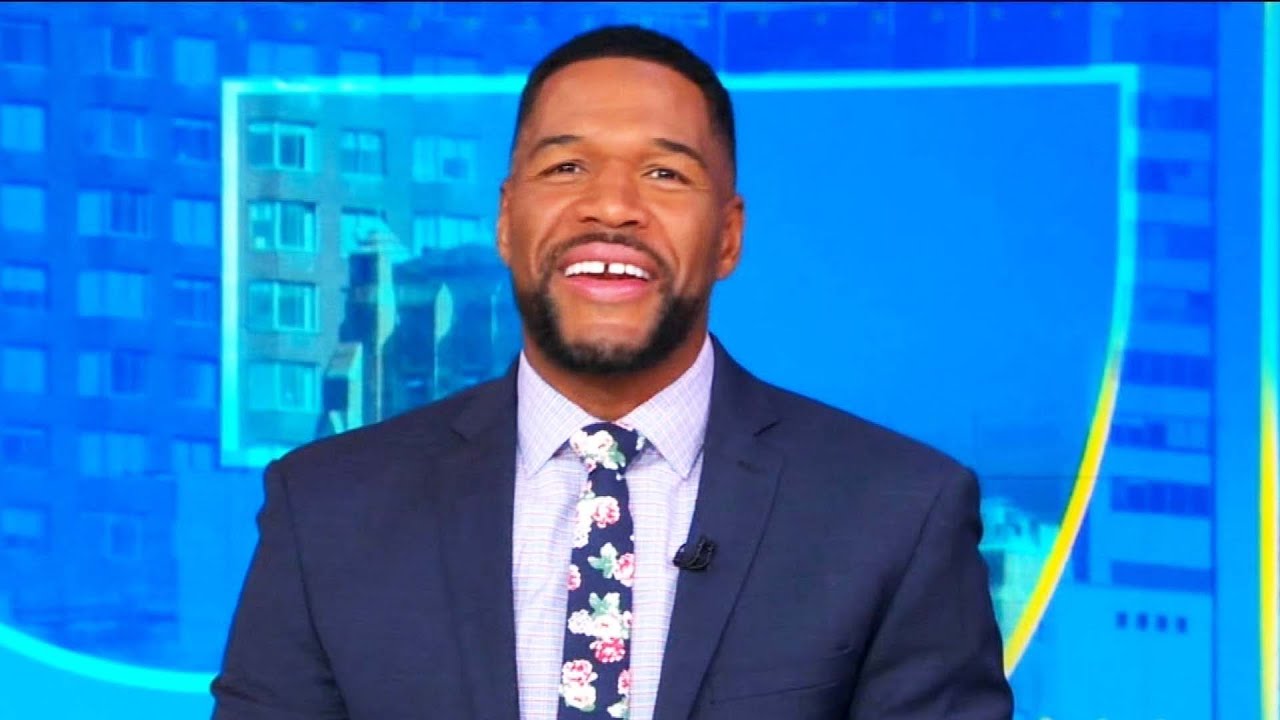 Michael Strahan Back On GMA After Mysterious Absence - YouTube