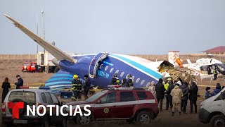 Sobreviven al menos 29 pasajeros de accidente aéreo en Kazajistán