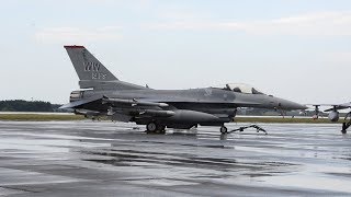 米軍三沢基地から離陸するF１６戦闘機