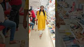 మొదటిసారి చాలా Costly చెప్పులు కొనుకున్న🤣 #shorts #trending #minivlog #cheppulu #slippers