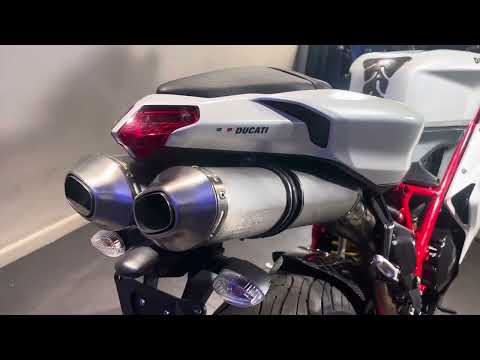 Ducati 848 EVO - YouTube