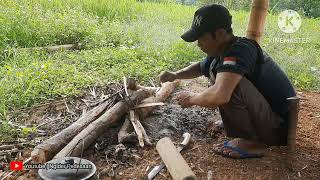 Ngeliwet di saung sawah, bikin nafsu makan bertambah.