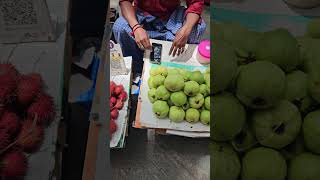 Family Holiday: Buying delicious, juicy rambutan in T-Nagar. தி-நகரில் சுவையான, ரசமான ரம்புட்டான் வா