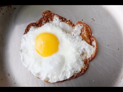 How to Fry A Crispy Egg - Easy Breakfast Recipes - Weelicious How to Fry A Crispy Egg - Easy Breakfast Recipes - Weelicious