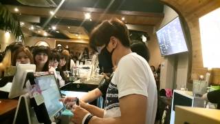 150630 LEETEUK At Kona Beans P1