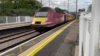 43299 and 43274 passing New Southgate with the network rail test train to kings cross