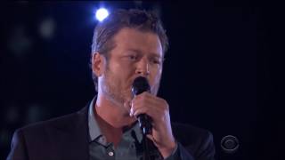 Blake Shelton sings new song \