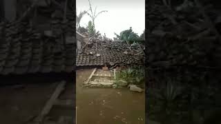 Gempa Cianjur Ratusan Rumah Roboh - Kondisi Terkini ( video netizen)