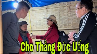 Biến Căng Mụ Liên Mua Thuốc Độc Để Hại Cậu Đức Uống