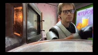 Half-life SFX Parody - aggressive scientist snaps during lunch break