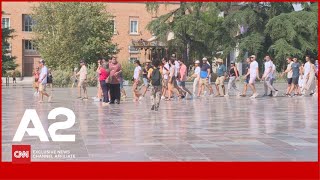 Jo vetëm fjalë të mira, Shqipëria tërheqëse si kurrë më parë, por turistët rendisin ankesat