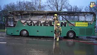 Touringcar met leerlingen vat vlam op Napoleonsweg Zuid bij Grathem