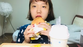 [롯데리아 치즈 No.5 버거 먹방 Mukbang 🧀]