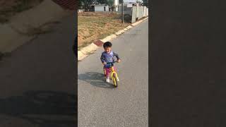 น้องพีคขี่จักรยานขาไถBalance Bike|ฝึกทักษะ พัฒนาการเด็ก2ขวบ