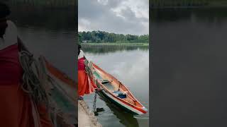 റോഡിൽ കൂടി പോകുന്ന ബോട്ടോ? boat#lake#nature