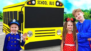 Eva and friends show School Bus rules