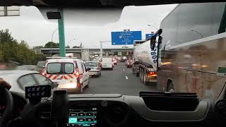 Ambulance ASSU en Samu dans les bouchons du matin à Toulouse