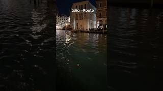 Venezia di notte dall'acqua #venezia #venice #venicevibes