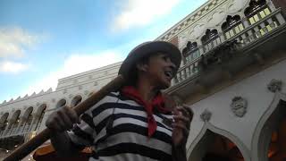 Amazing Singing Gondolier - Canals of Venice - Las Vegas