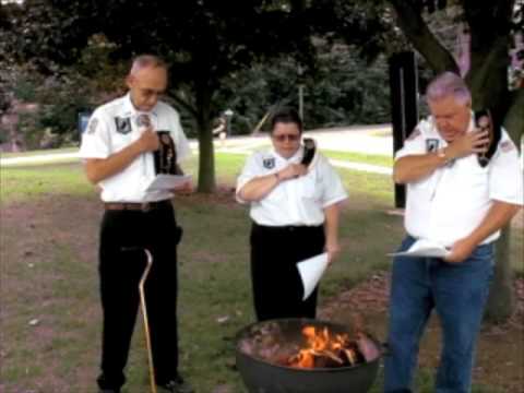 How to dispose of a U S flag How to dispose of a U S flag