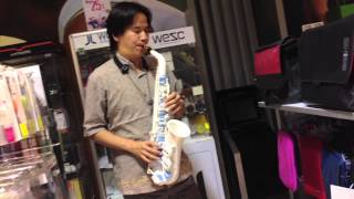 Vibrato Saxophone A1S Play Test -- Polycarbonate Plastic Vibratosax Made in Thailand