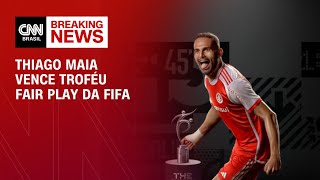 Thiago Maia vence troféu Fair Play da FIFA | BASTIDORES CNN