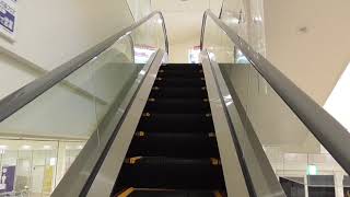 フジグラン広島の中央エスカレーター（フジテック製・上り）FujiｰGrand  Hirosihima Center Escalator(UP／Fujitec)