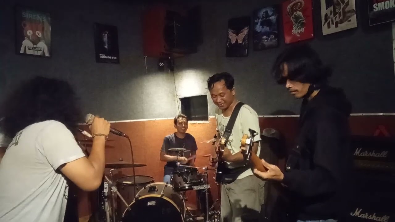 SLANK - SUIT SUIT HEHE ( Cover By HAW ) Live Studio - YouTube