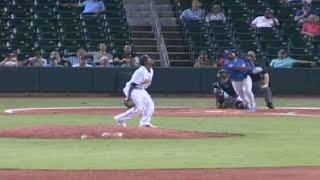 Tennessee's Baez hits leadoff homer