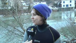 Badend ins Jahr 2012: Das traditionelle Neujahrsschwimmen in Füssen