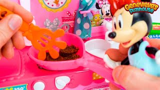 Minnie Mouse Dresses Up and Cooks Hamburger & Fries!