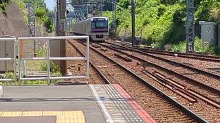 3000形ユーカリが丘駅通過