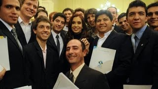 26 de JUL. Recepción a beneficiarios del programa BecAr. Cristina Fernández.