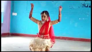 කොහොමද පුංචි කෙල්ලගෙ හැකියාව | little girl dancing