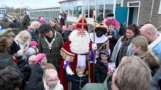 Groots onthaal voor Sinterklaas in Anna Paulowna